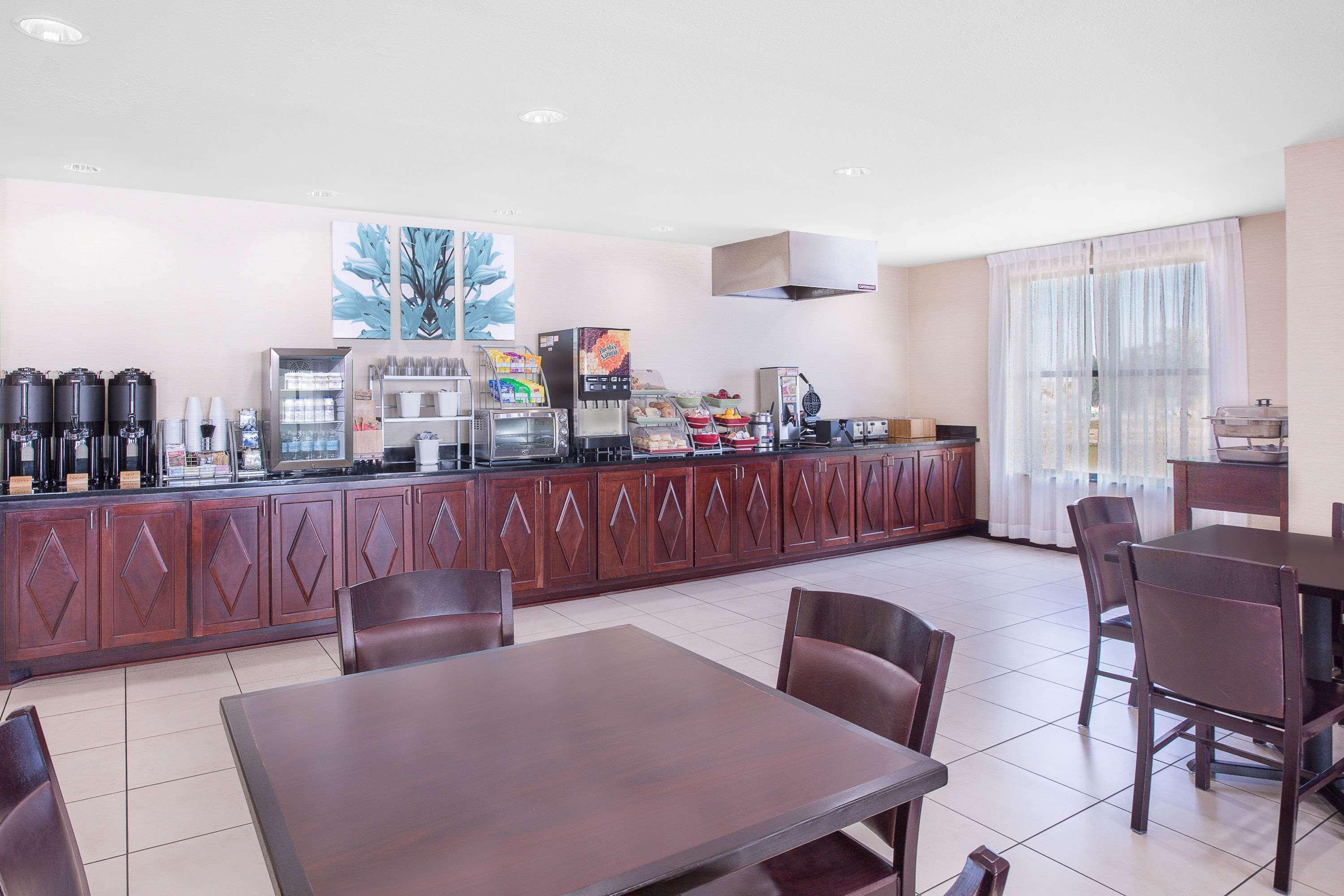 Holiday Inn Express - Gulfport Beach By Ihg Ngoại thất bức ảnh