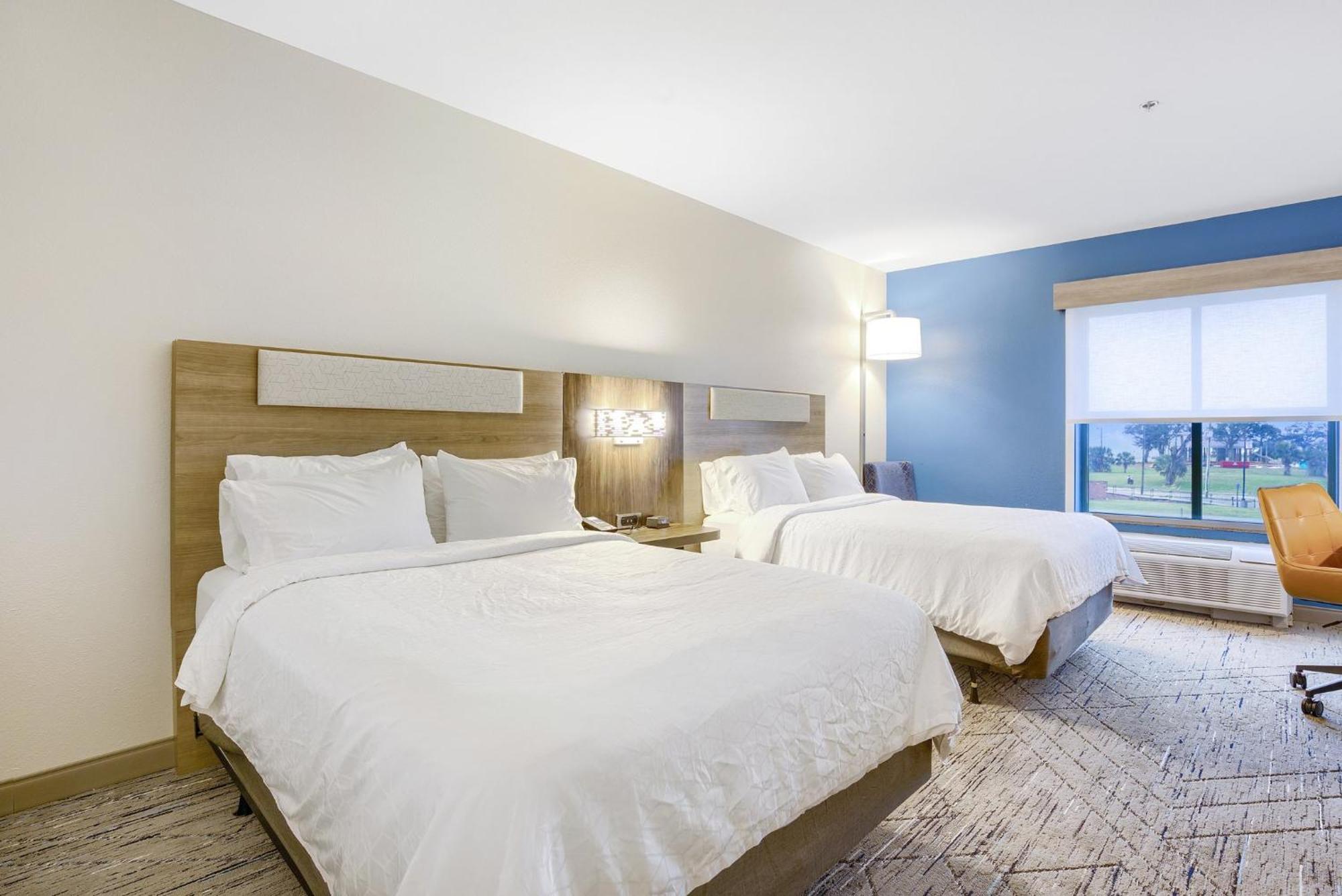 Holiday Inn Express - Gulfport Beach By Ihg Ngoại thất bức ảnh