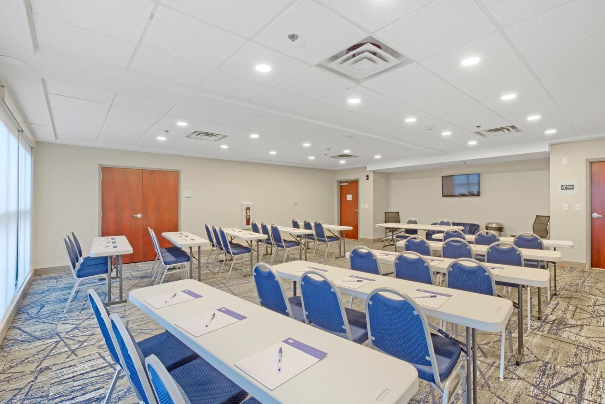 Holiday Inn Express - Gulfport Beach By Ihg Ngoại thất bức ảnh