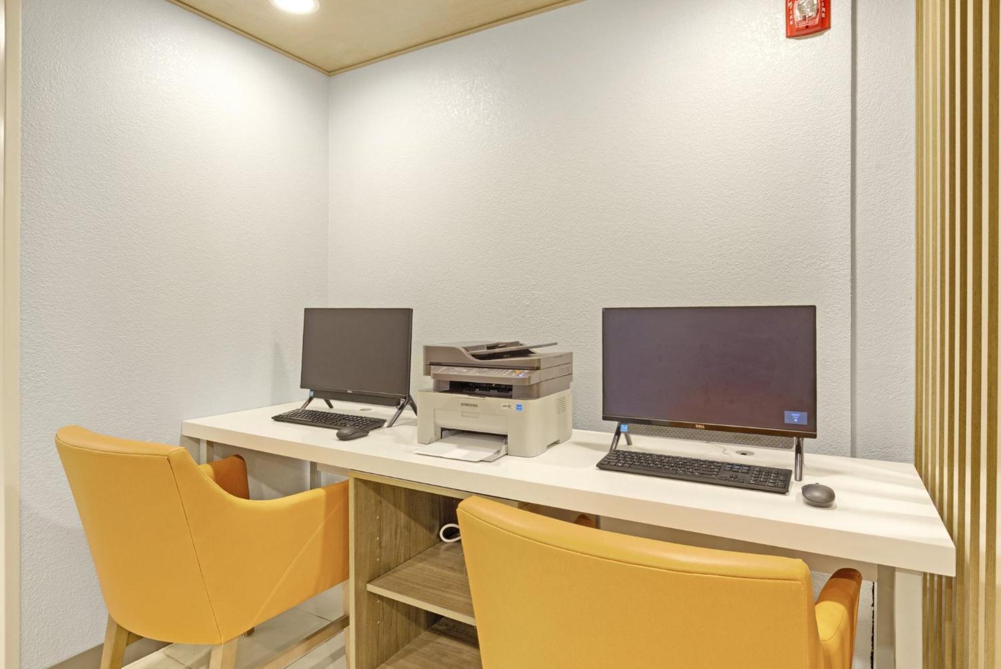 Holiday Inn Express - Gulfport Beach By Ihg Ngoại thất bức ảnh