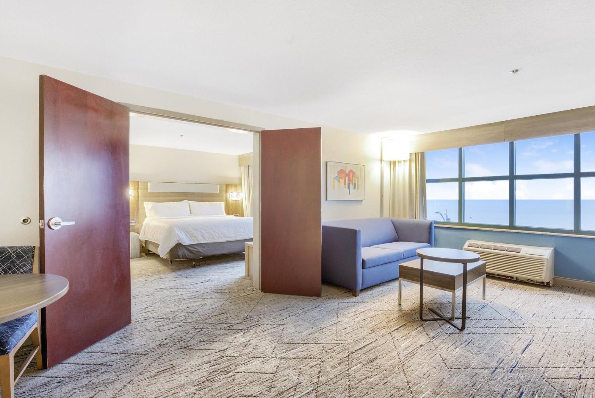 Holiday Inn Express - Gulfport Beach By Ihg Ngoại thất bức ảnh