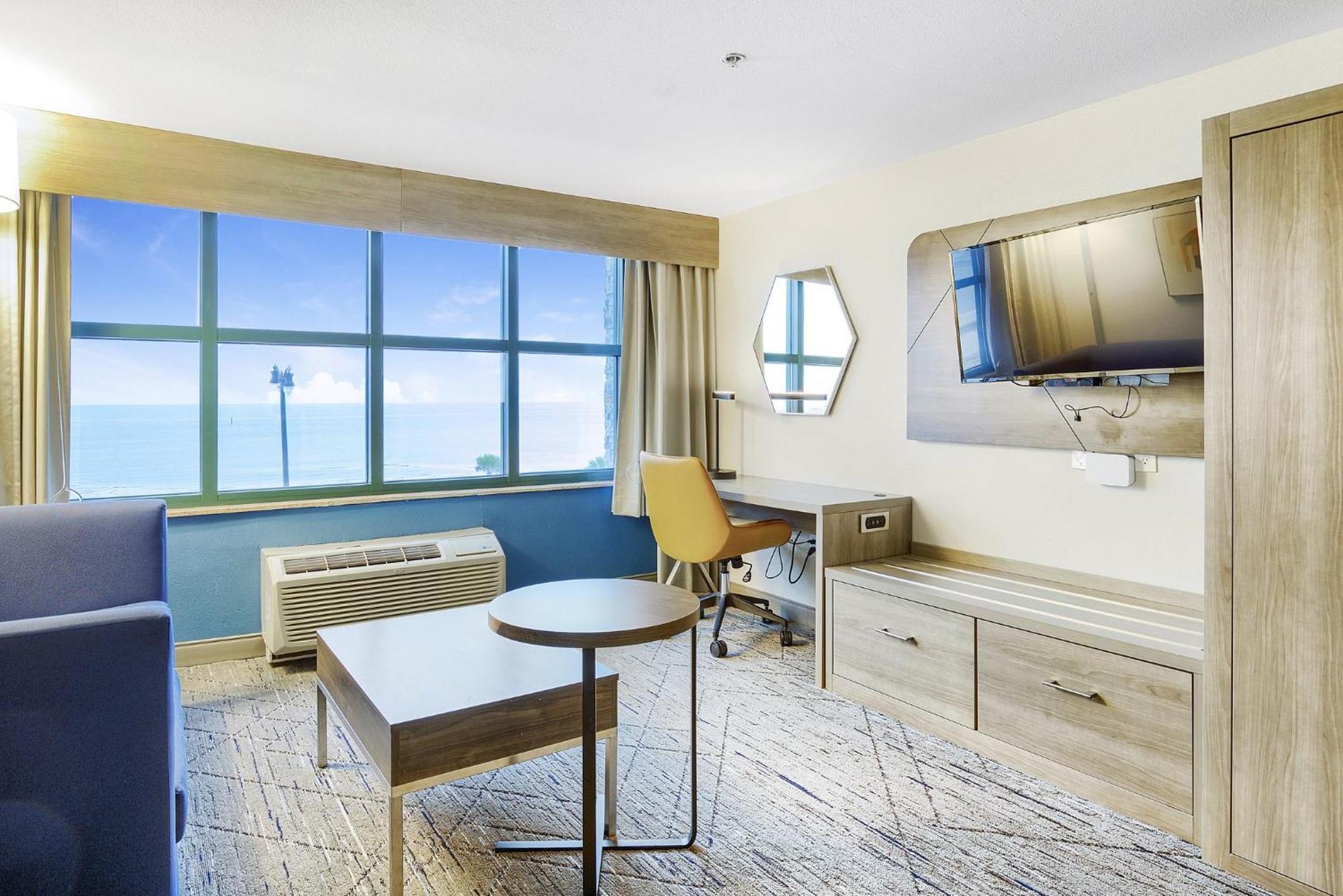 Holiday Inn Express - Gulfport Beach By Ihg Ngoại thất bức ảnh