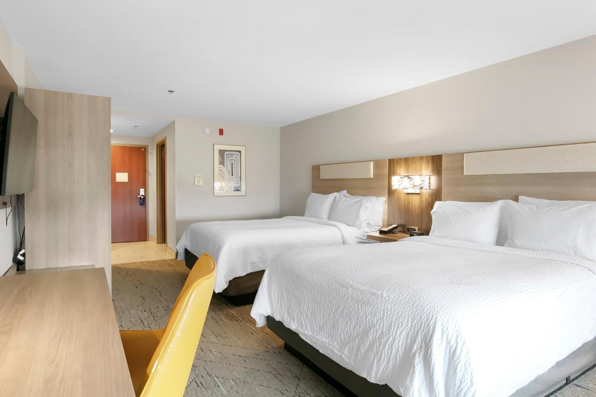 Holiday Inn Express - Gulfport Beach By Ihg Ngoại thất bức ảnh
