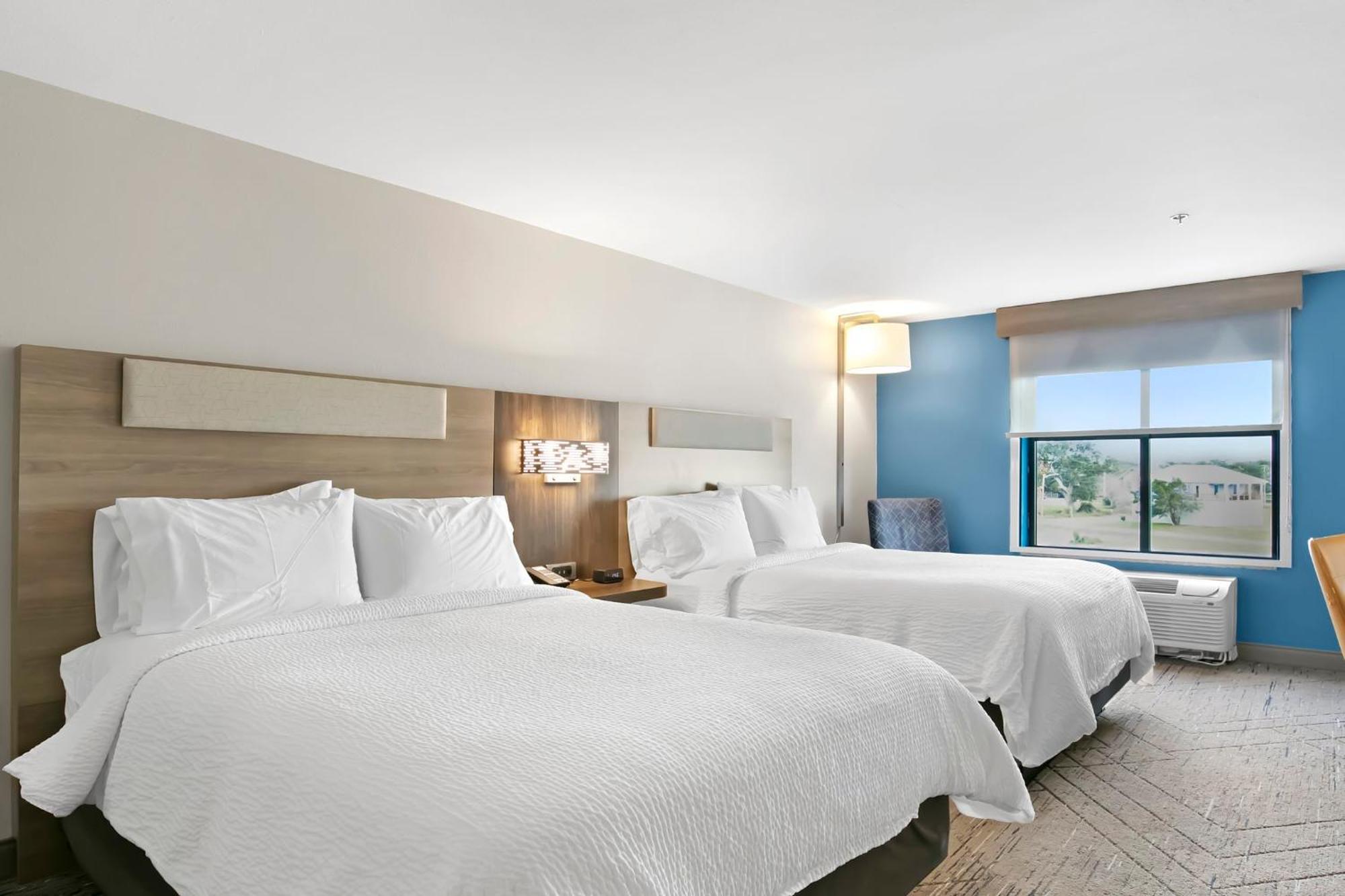 Holiday Inn Express - Gulfport Beach By Ihg Ngoại thất bức ảnh